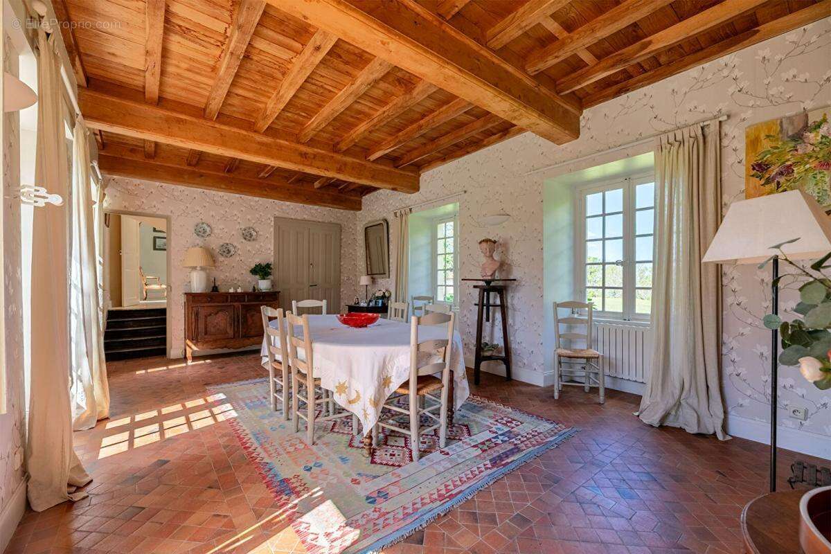 Maison à SAINTE-ALVERE
