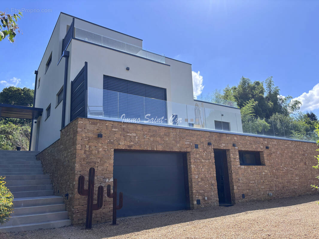 Maison à SAINT-CYR-AU-MONT-D'OR