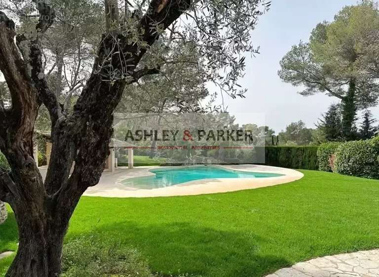 Maison à MOUANS-SARTOUX