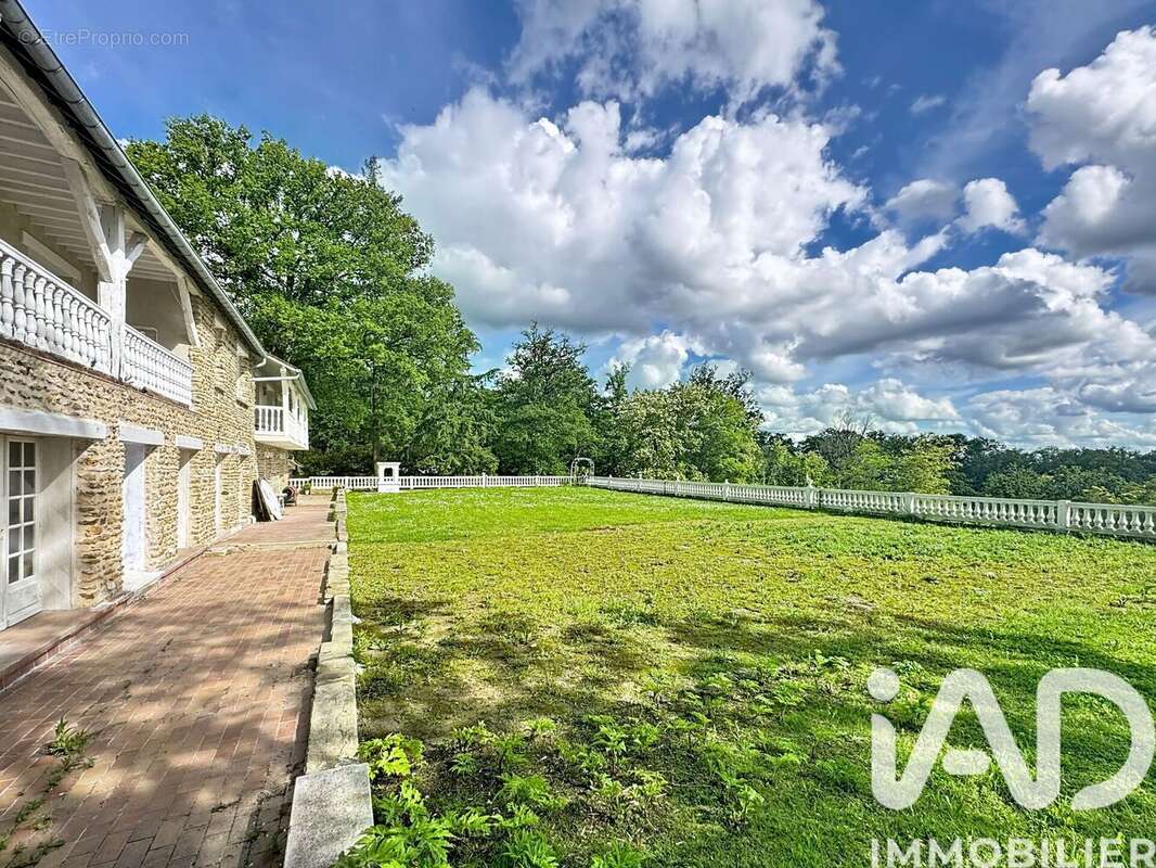 Photo 2 - Maison à MONTFORT-L'AMAURY