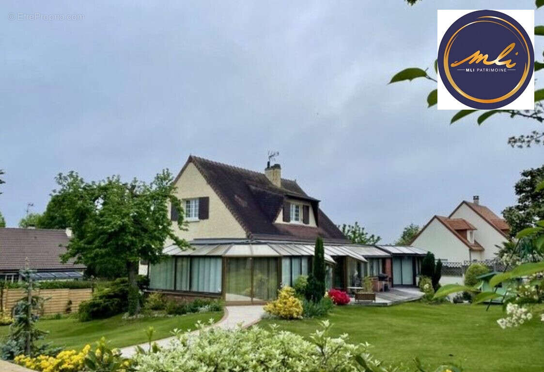 Maison à FONTAINE-ETOUPEFOUR