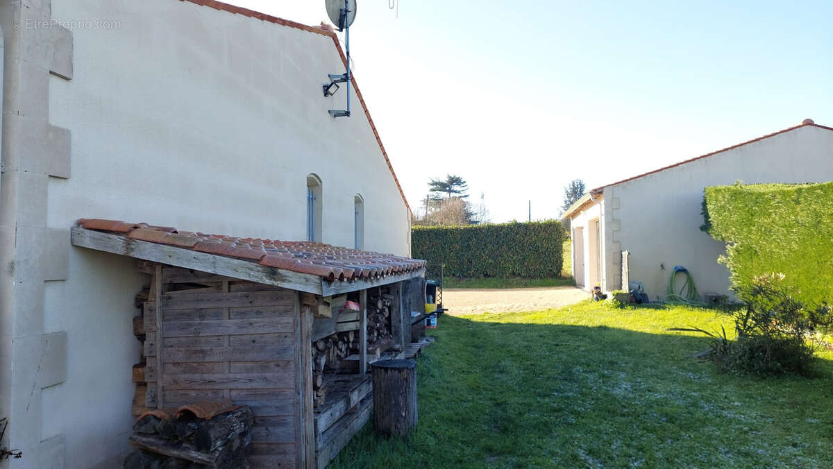 Maison à SAINTES