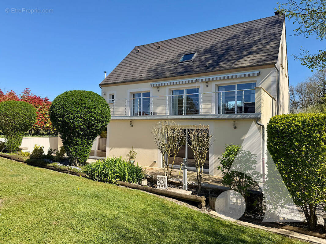 Maison à MONTIGNY-LES-MONTS