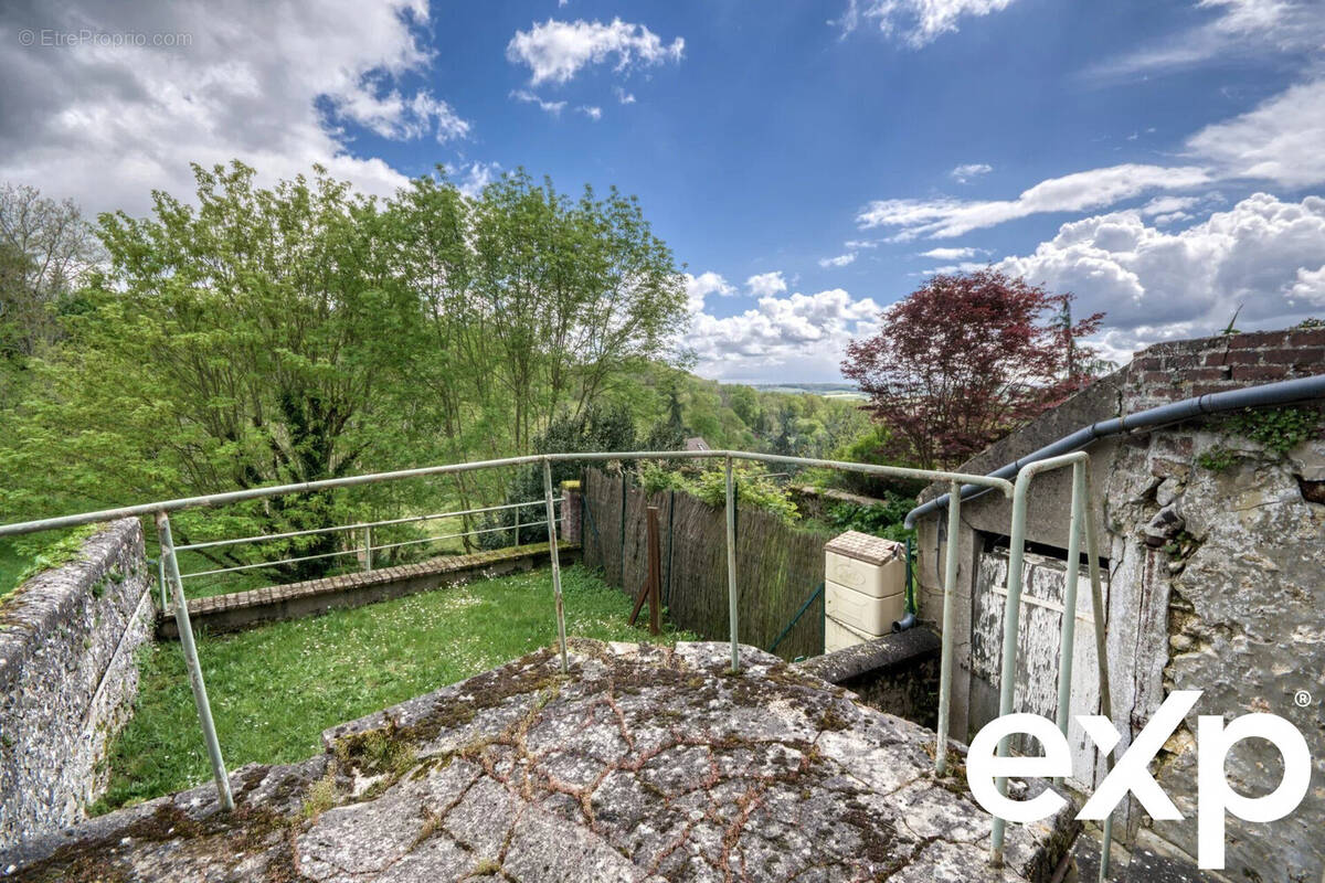 Appartement à NEAUPHLE-LE-CHATEAU