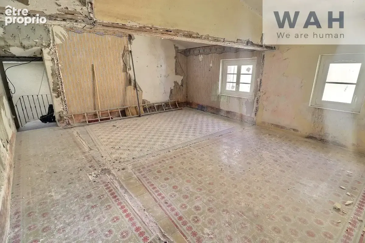 Vente immeuble 10 pieces de 3 appartements et un local 34500 - photo 9