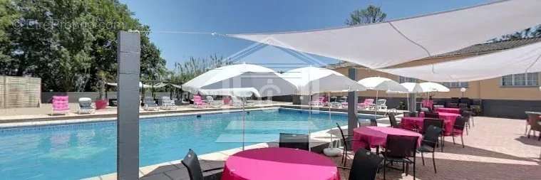 Commerce à TOURRETTES