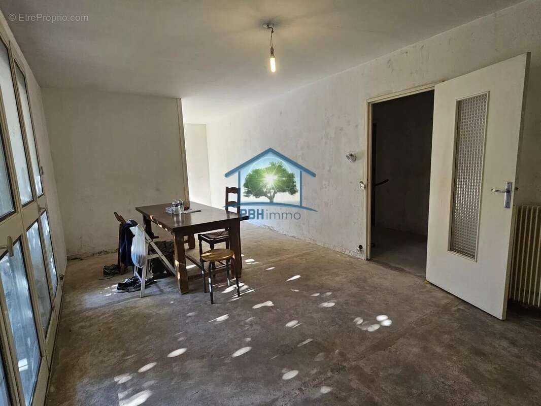 GRIGNY T5 de 105M², 2 Balcons et cave - photo 7