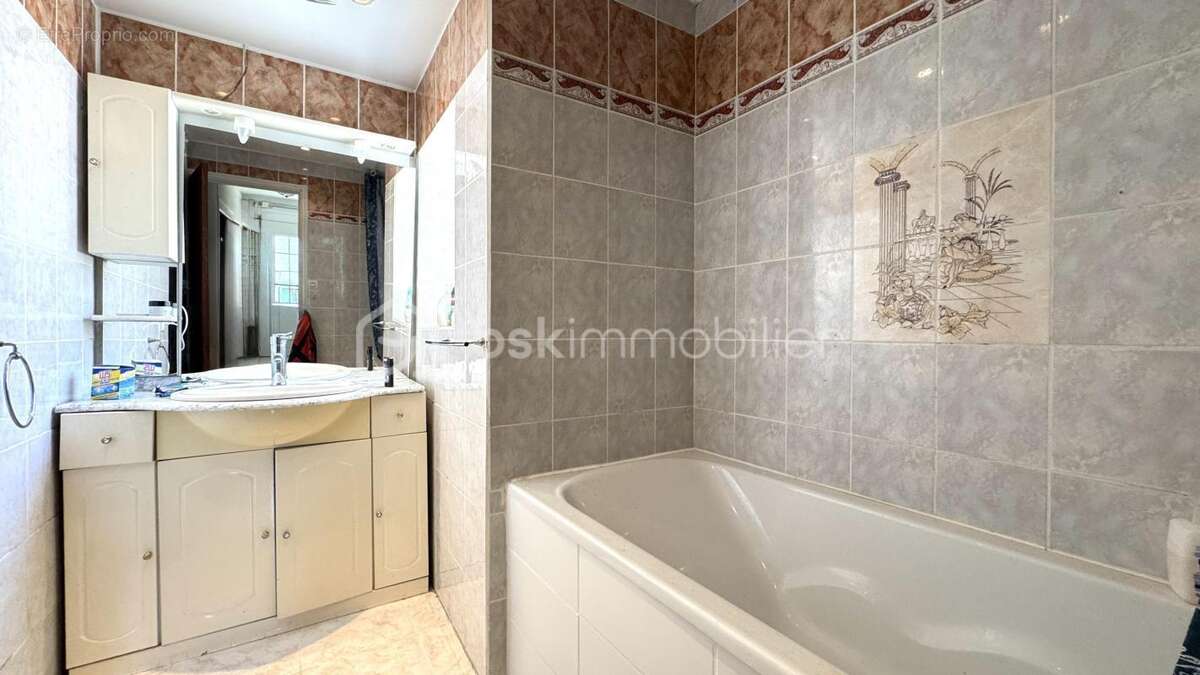 Maison à MONTREUIL-AUX-LIONS