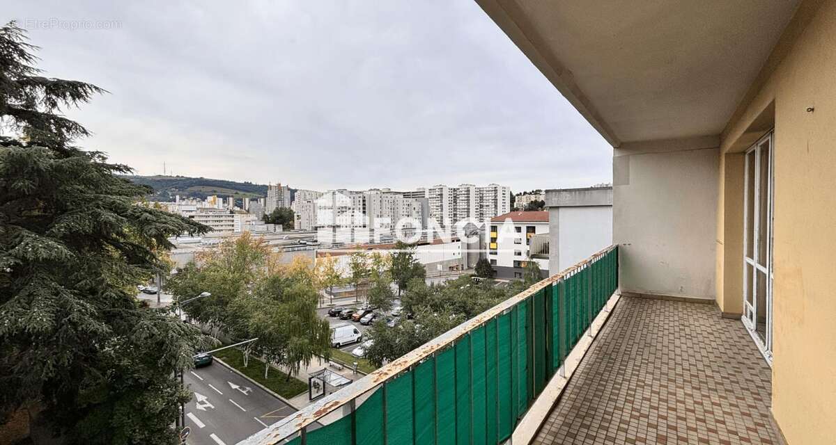 Appartement à SAINT-ETIENNE