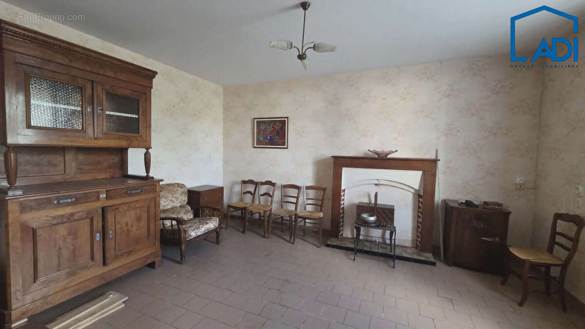 Maison à EXIREUIL