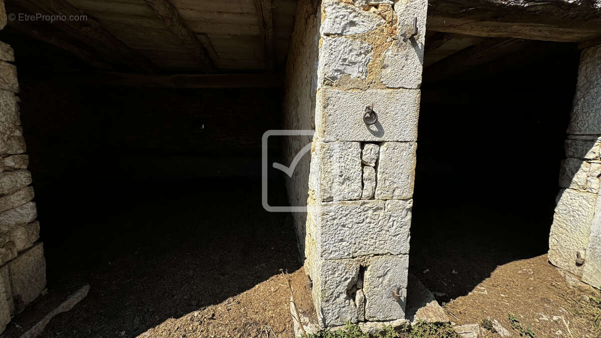 Terrain à SAINT-CHAMARAND