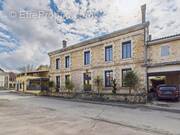 Maison à LA ROCHE-CHALAIS
