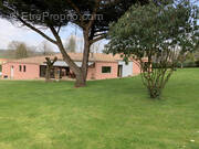 Maison à LES HERBIERS