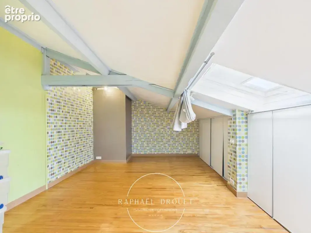 SAINT-CLAIR-DU-RHÔNE – Grande maison familiale de caractère avec 165 m² habitables - photo 13