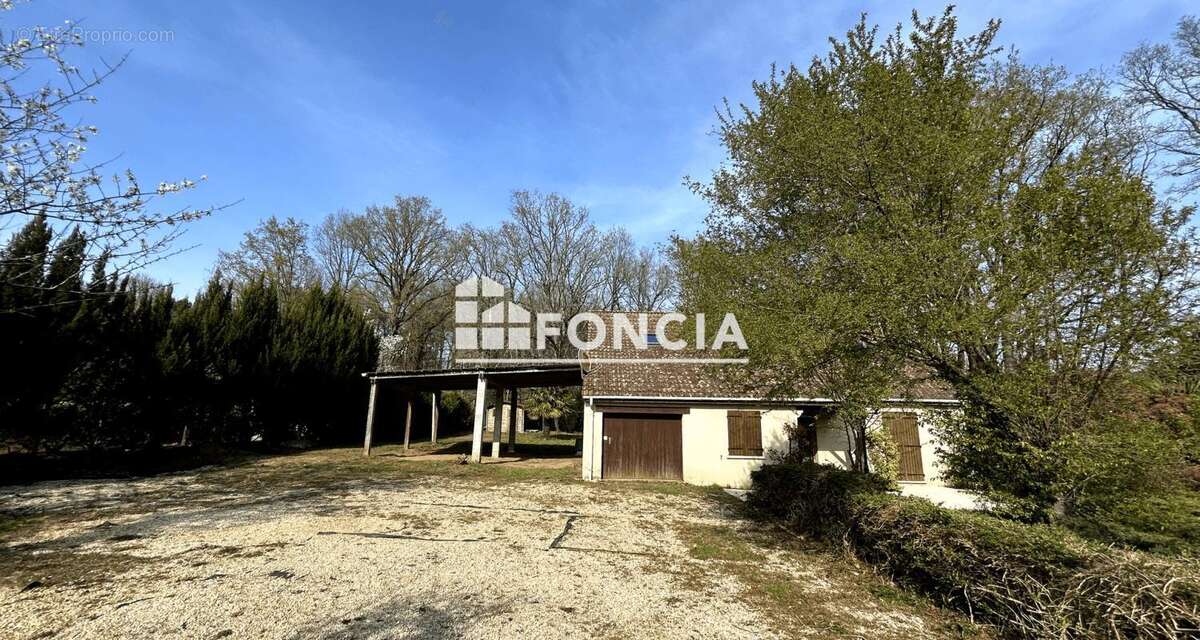 Maison à NEUVILLE-SUR-SARTHE