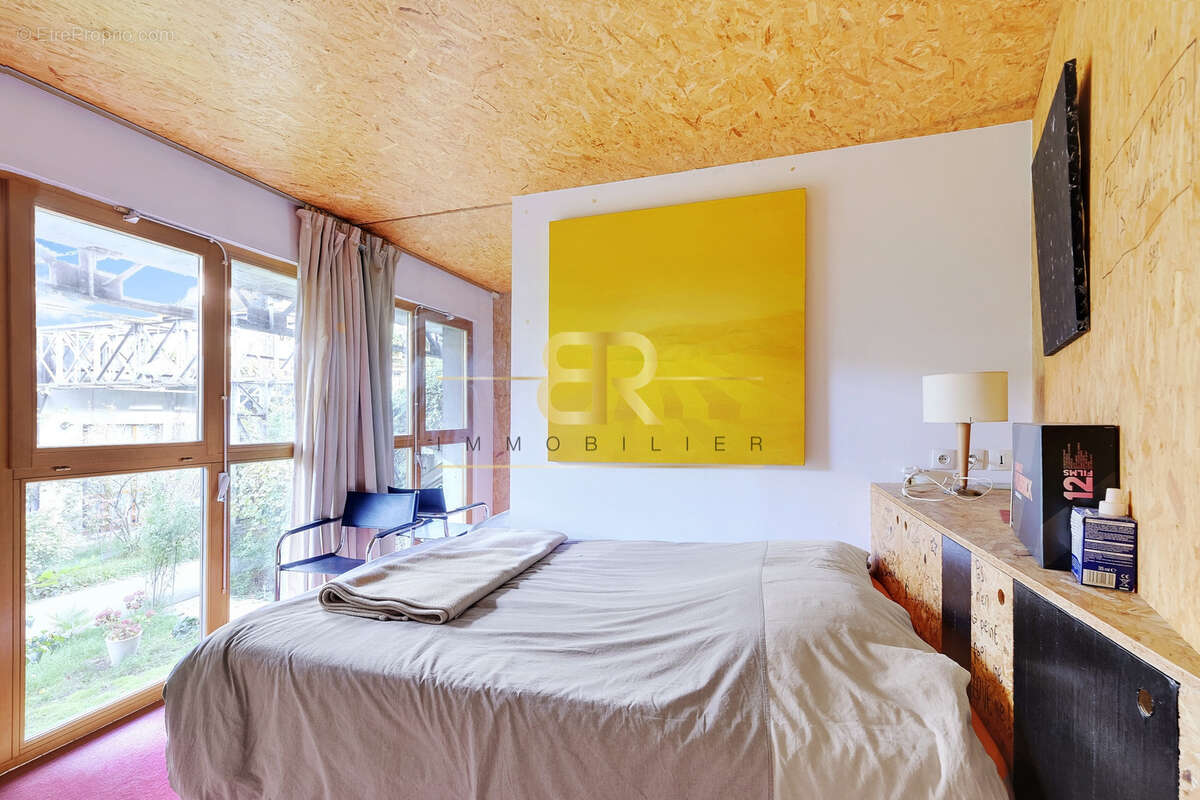 Autre à IVRY-SUR-SEINE