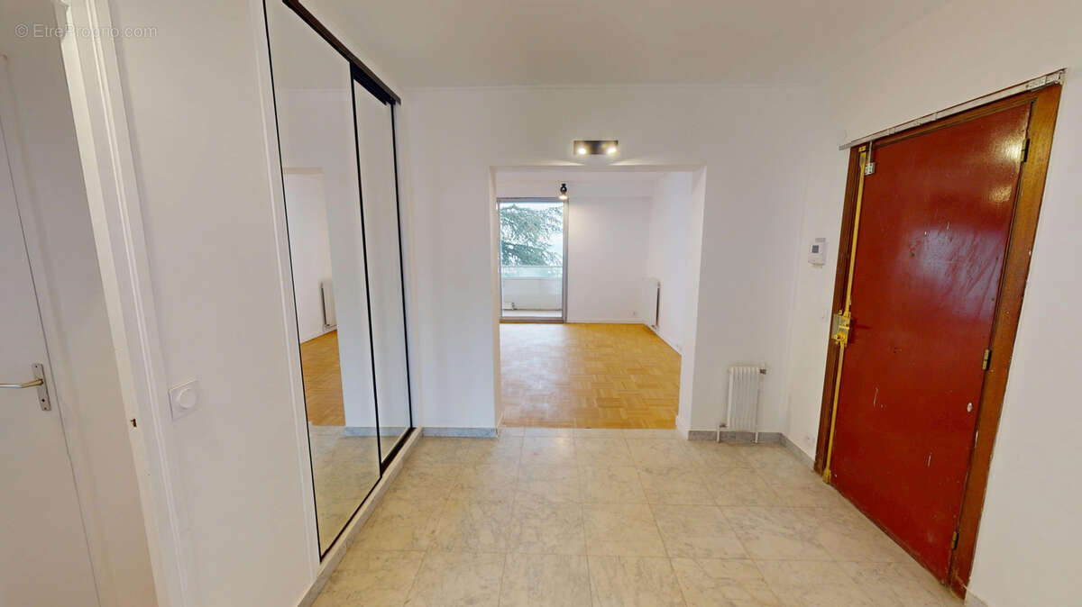 Appartement à SAINTE-FOY-LES-LYON