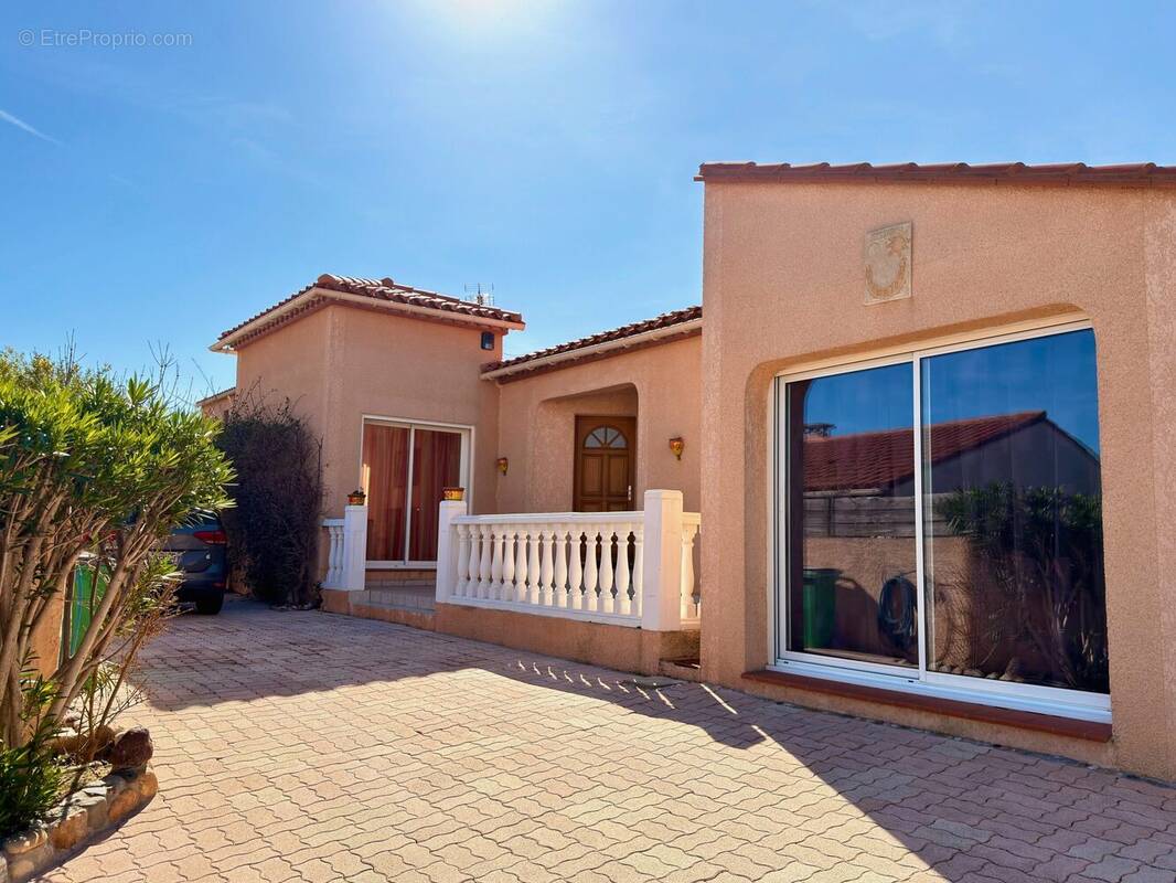 Maison à VILLENEUVE-DE-LA-RAHO