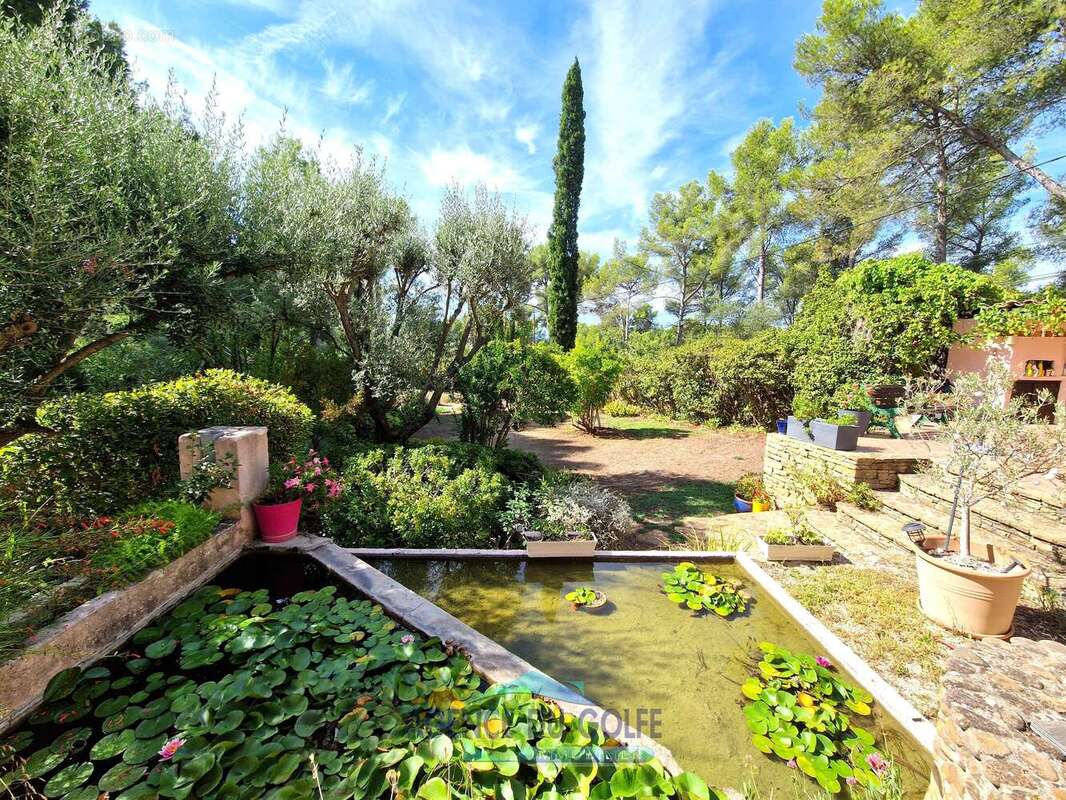 Propriété avec villa et plusieurs gîtes sur 3310 m² de terrain - photo 4