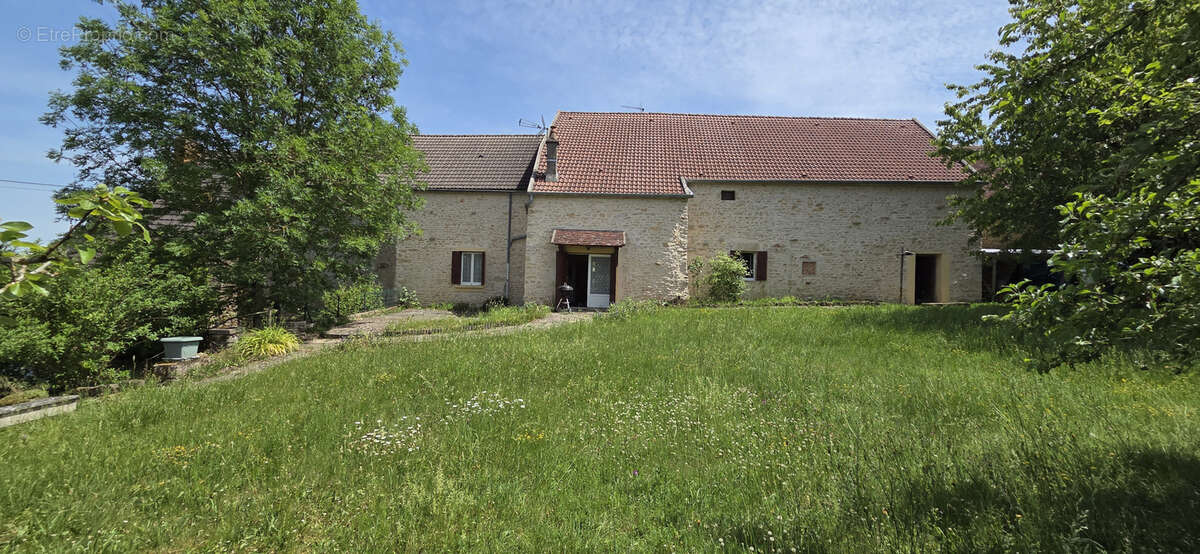 Maison à MARCY