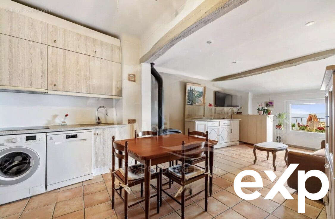 Appartement à CHATEAUNEUF-GRASSE