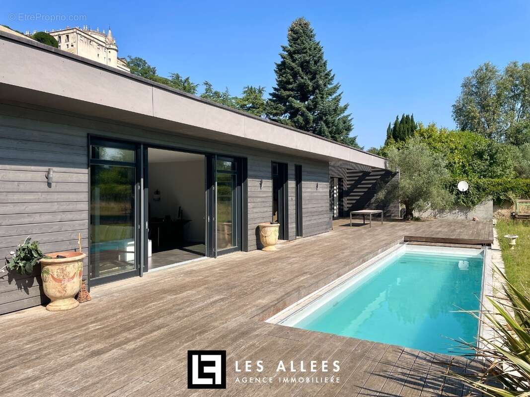 Maison 226 m² à Grignan  - photo 3