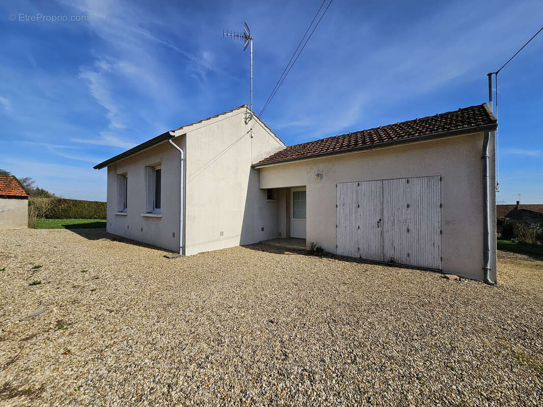 Maison à BRAGNY-SUR-SAONE