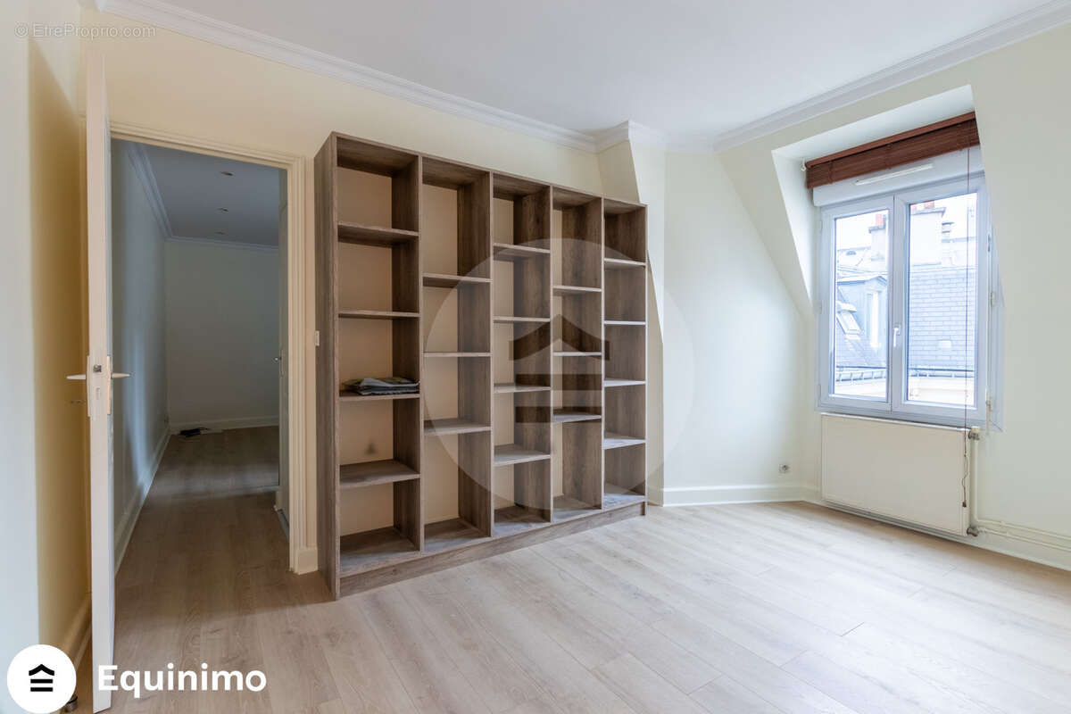 Appartement à NEUILLY-SUR-SEINE