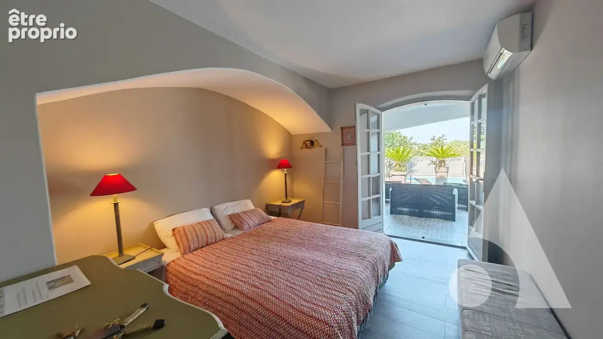 Saint-raphael superbe villa contemporaine avec piscine et 5 chambres - photo 12