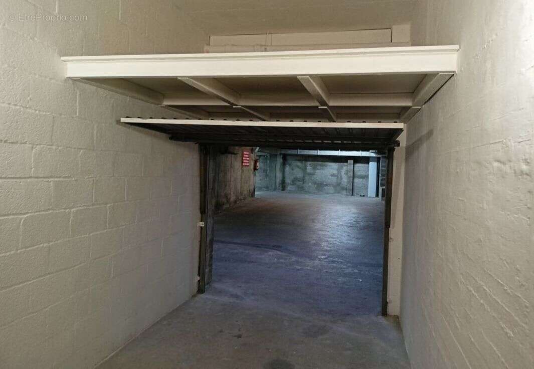 Parking à PARIS-19E