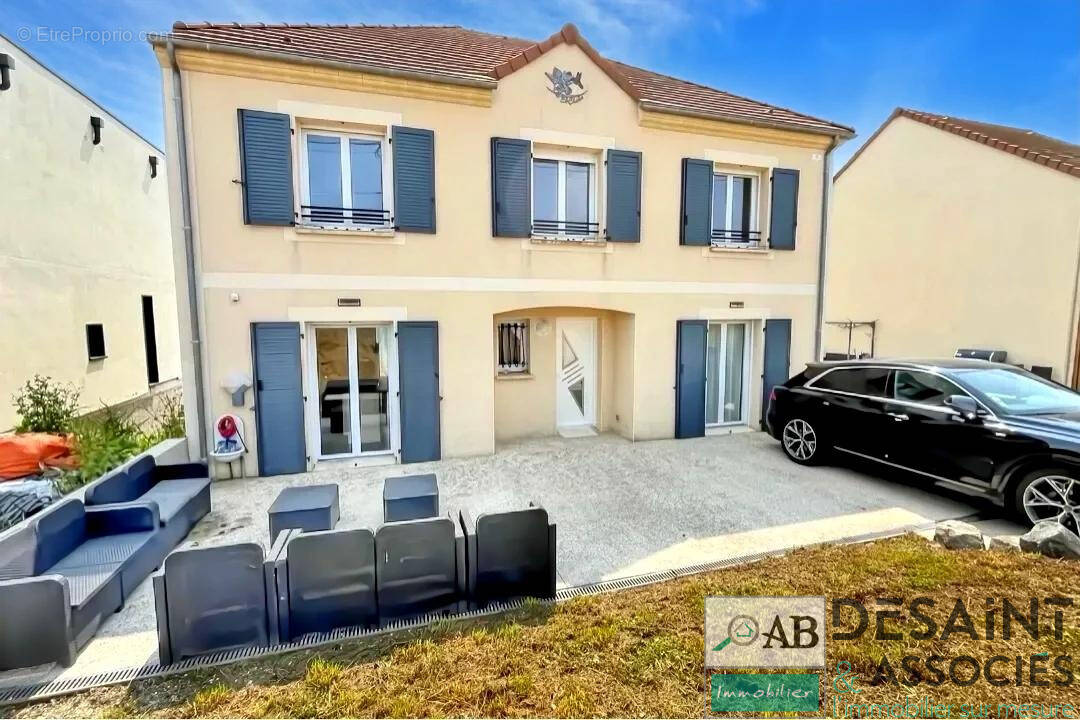 Maison à CRECY-LA-CHAPELLE
