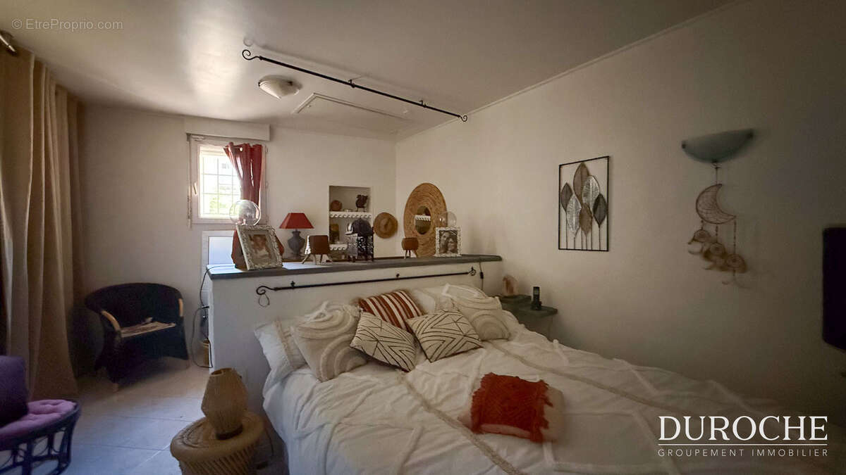 Maison à MORNAS