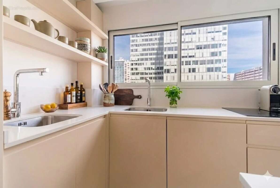 Appartement à LEVALLOIS-PERRET