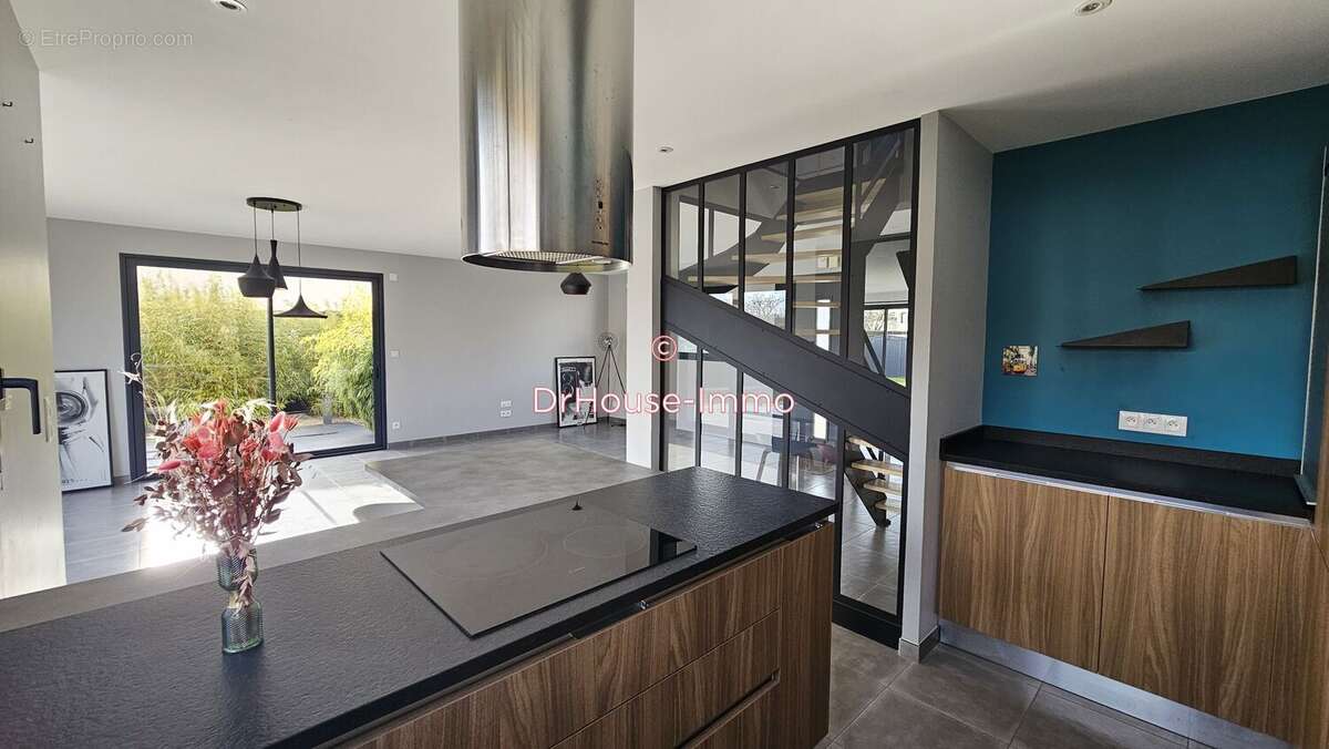 Maison à SAVIGNE-L'EVEQUE