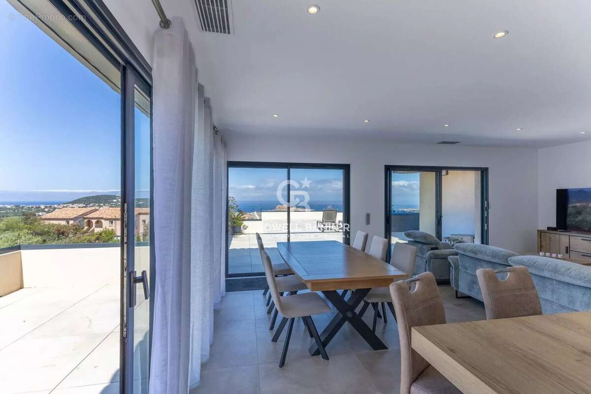 Appartement à L'ILE-ROUSSE