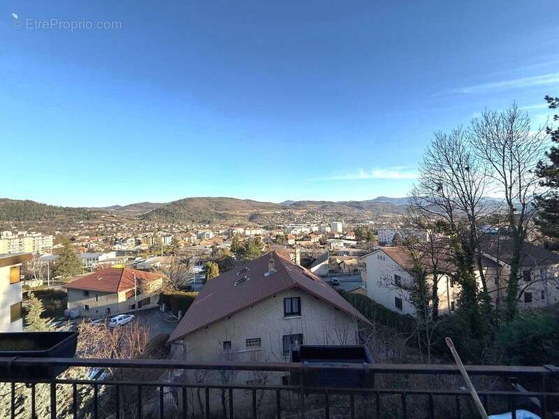 Maison avec fort potentiel à Gap Sud – 156 m², jardin, garage et vue dégagée - photo 4