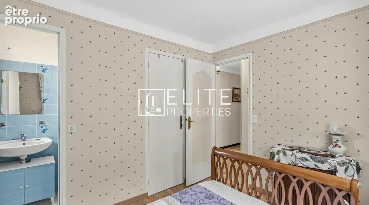 MANDELIEU-LA-NAPOULE (CAPITOU) : Maison à rénover, 110 m² habitables, vue panoramique mer et collines, terrain de 1 375 m² - photo 11