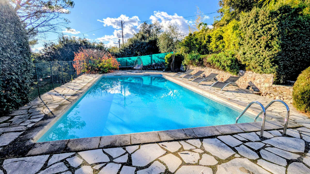 Maison à TOURRETTES-SUR-LOUP