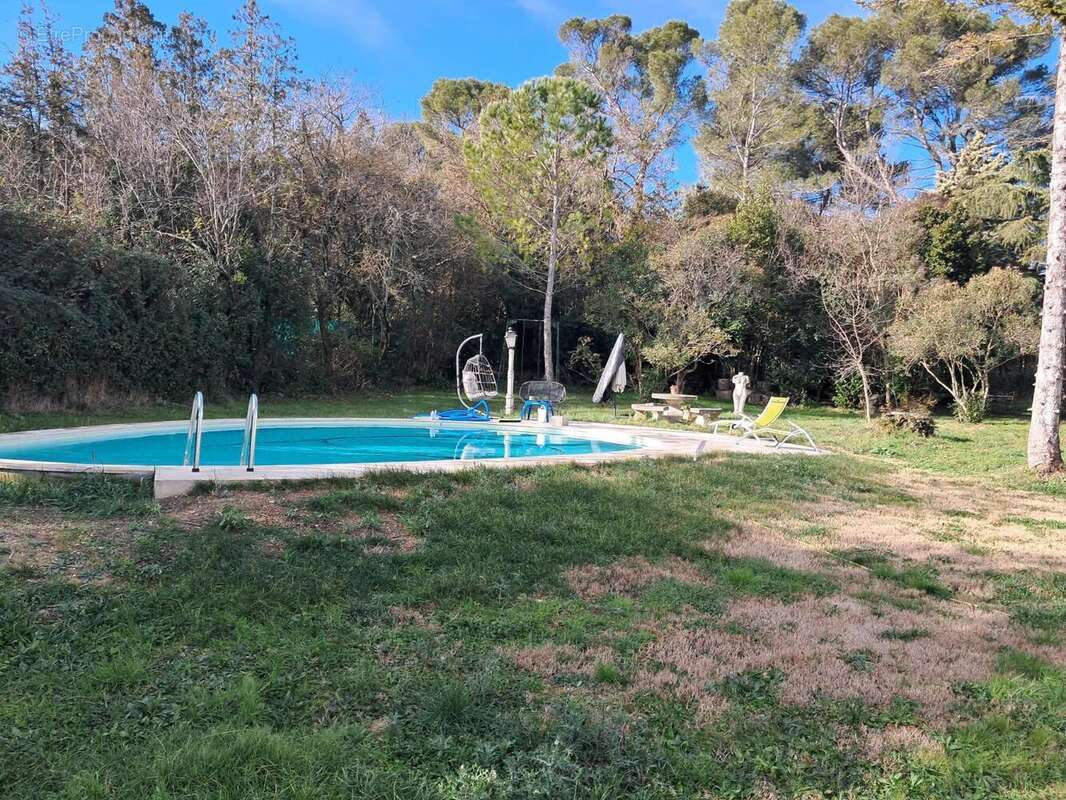 Maison à SAINT-HILAIRE-DE-BRETHMAS