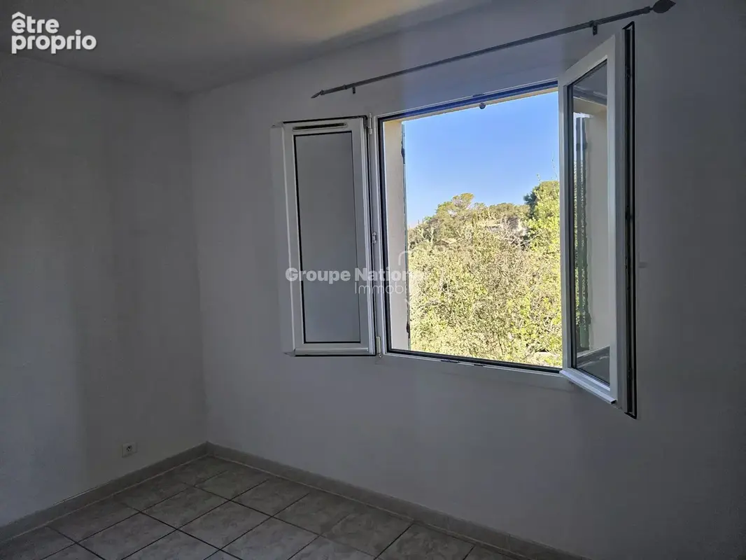 Venasque villa  de plai-pied sur un terrain 1079  m² - photo 9