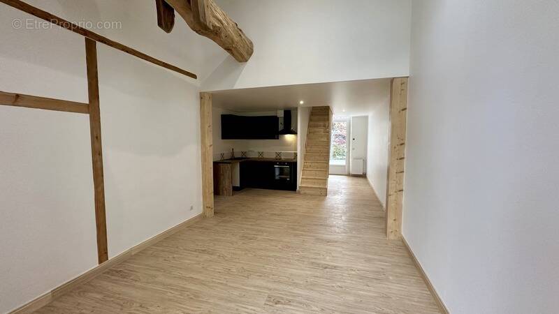 Appartement à BARBEZIEUX-SAINT-HILAIRE