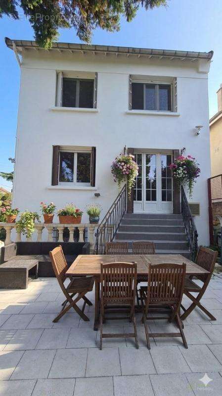 Maison à VILLENEUVE-SAINT-GEORGES