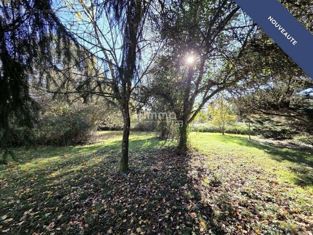 Maison à NOTRE-DAME-DE-SANILHAC