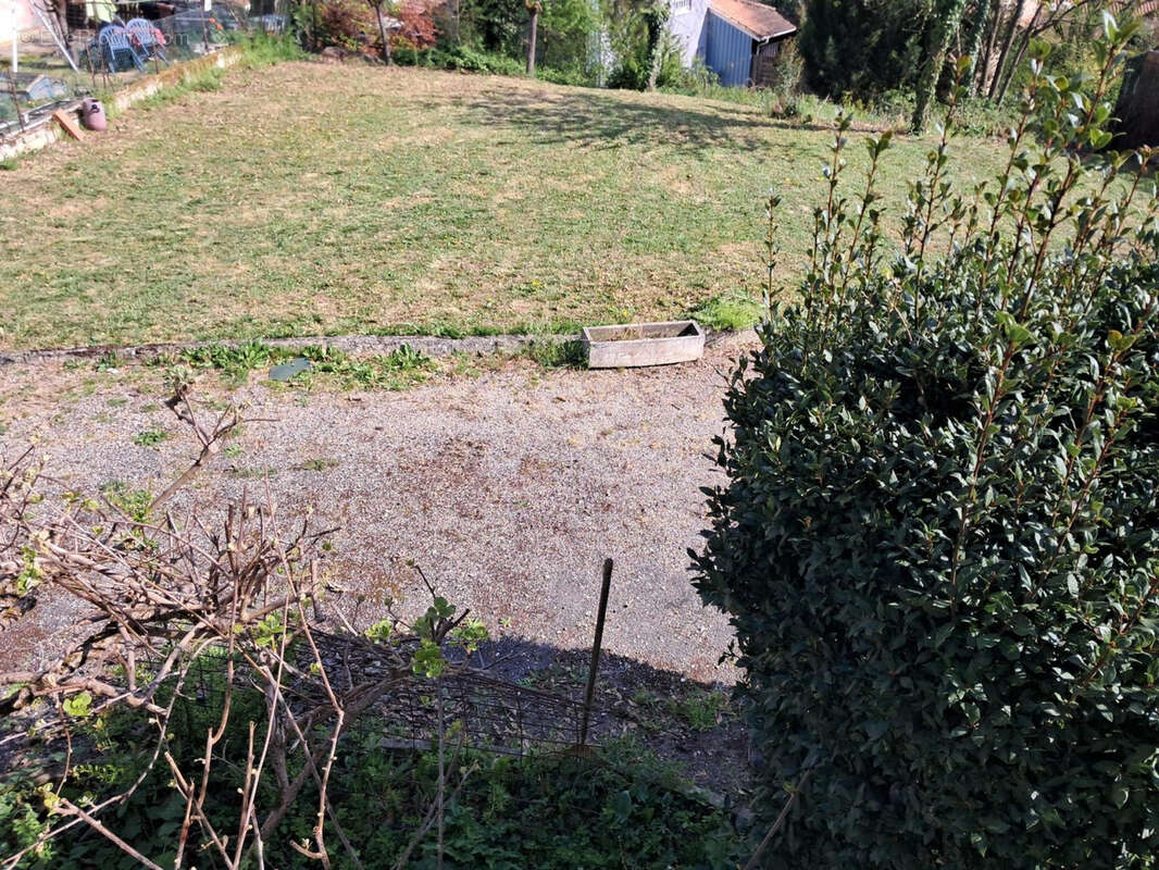 Plain pied avec sous sol en partie amenage - photo 9