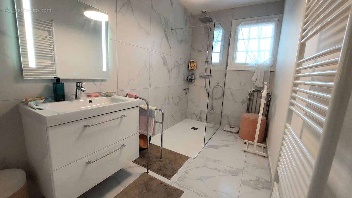 Maison à PONT-SUR-YONNE