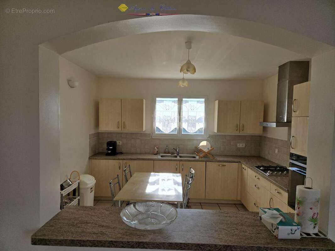 Maison 129 m² à Saint-Bonnet-Des-Bruyeres  - photo 5