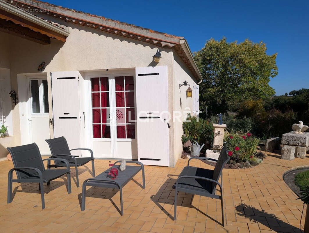 Maison à MONCRABEAU