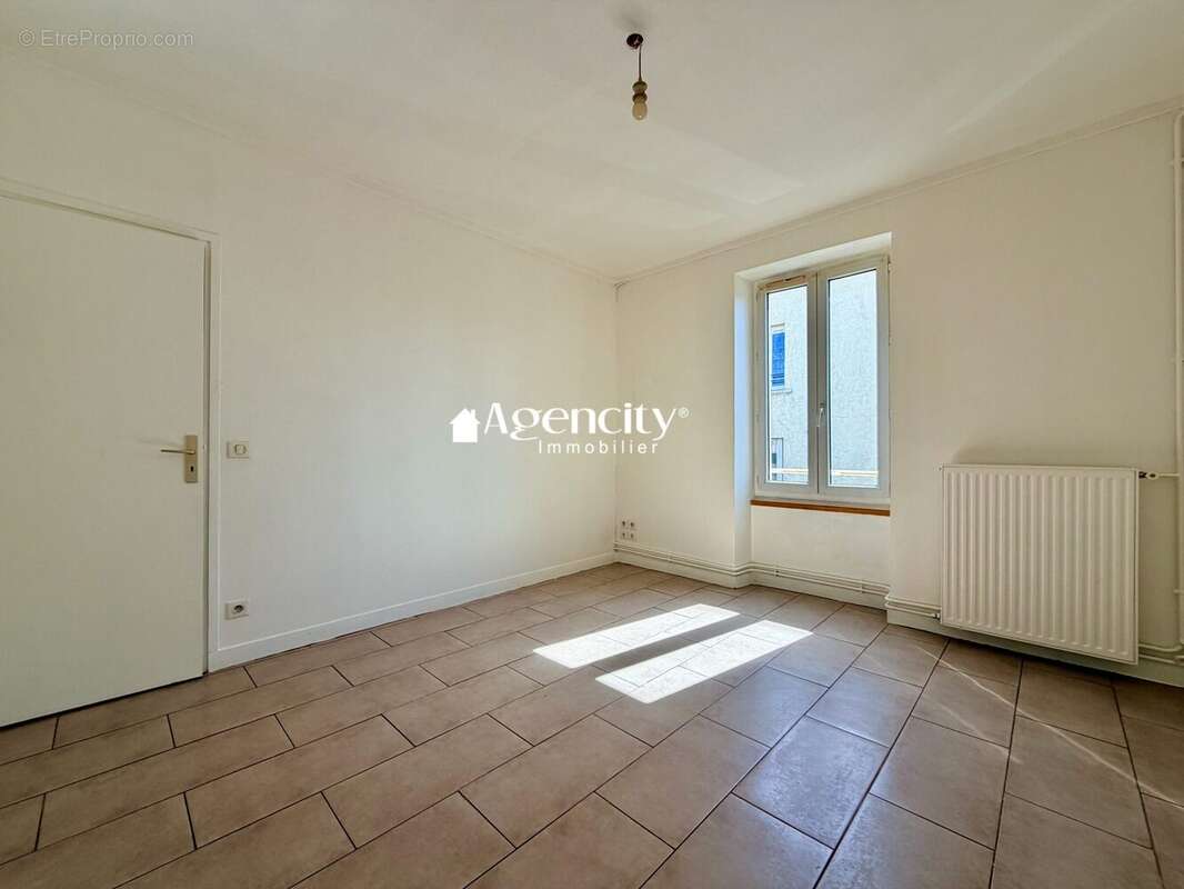 Appartement à PONTAULT-COMBAULT