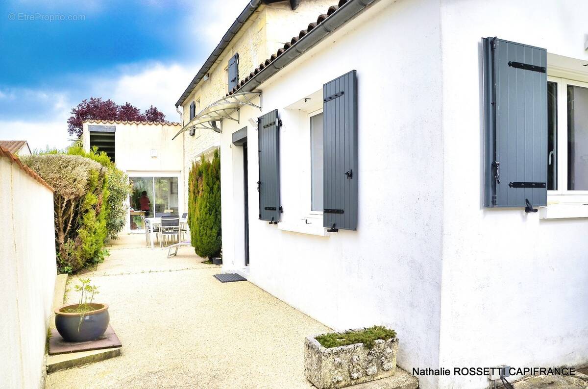 Maison à LA GREVE-SUR-MIGNON