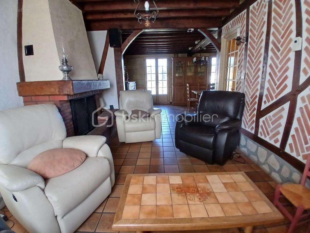 Maison à NEUVY-EN-SULLIAS